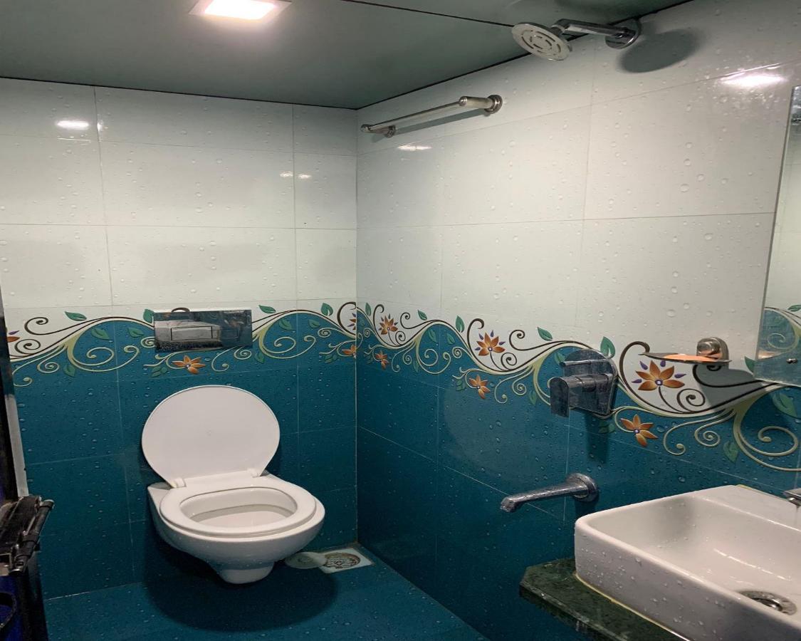 Neenava Dormitory Mumbai Exterior photo